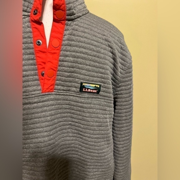 L.L. Bean Gray Pullover - Picture 4 of 9